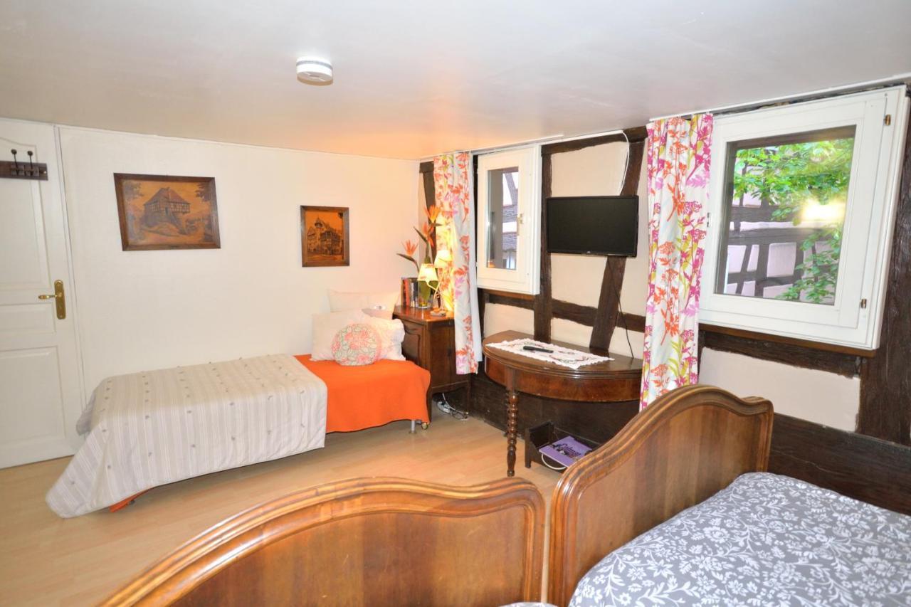 Chez Cecile Bed And Breakfast Chez Le Vigneron 콜마 외부 사진